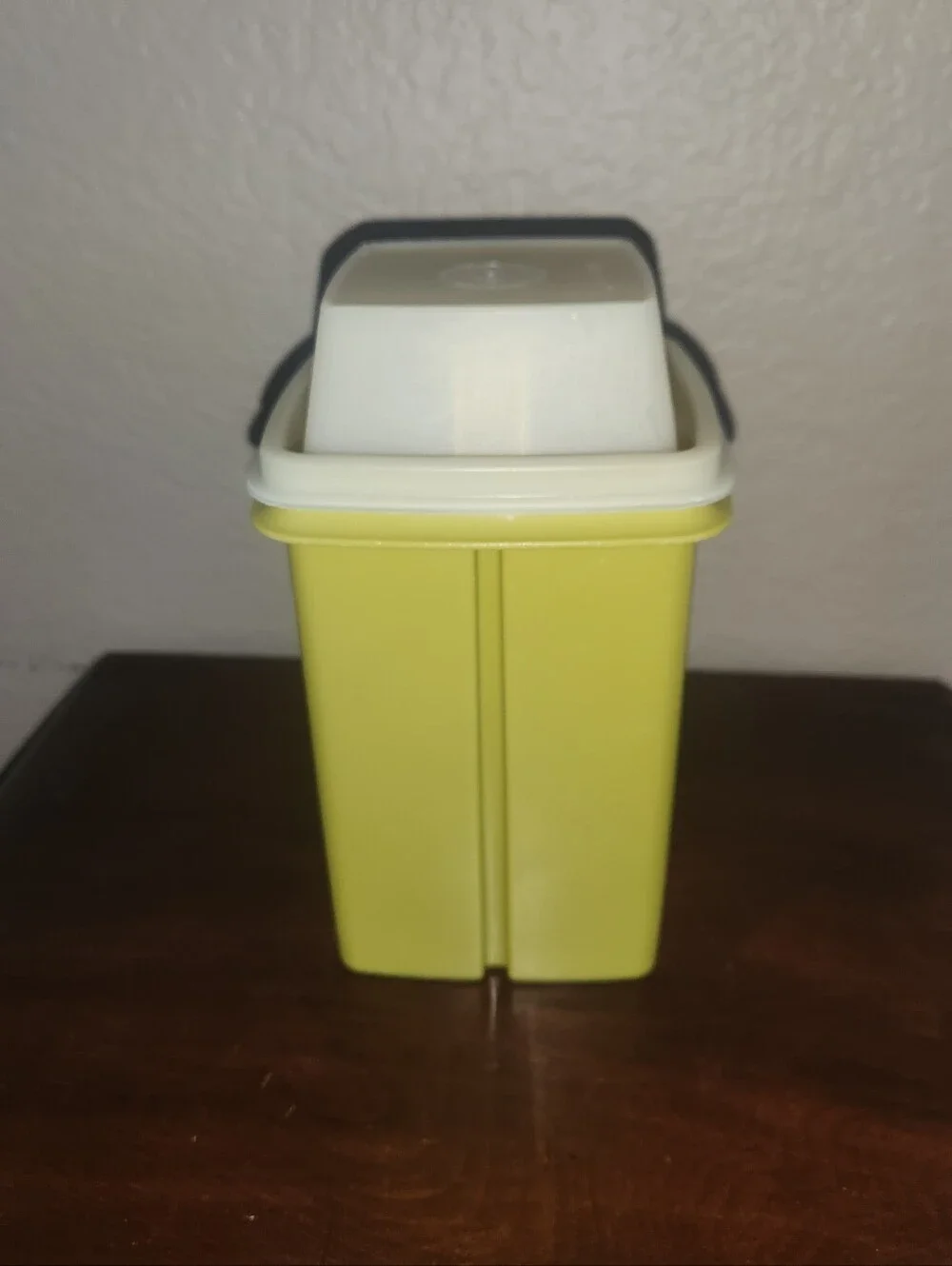 Tupperware Vintage Pickle Keeper Olive Green EUC $13